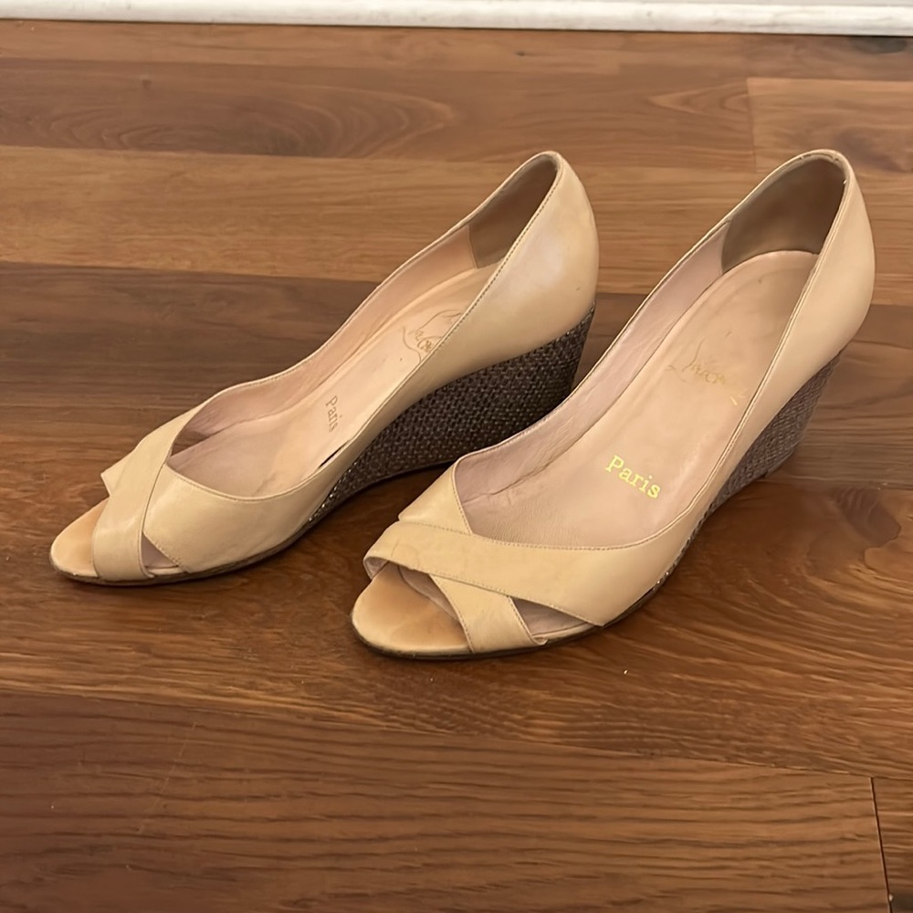 Christian Louboutin 37 (sz 6.5-7) Beige Gold Wedge peep toe shoes